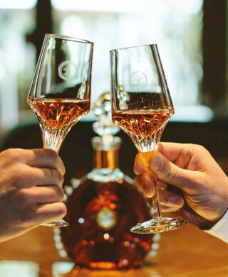 Vivez une initiation aux secrets du cognac LOUIS XIII de la Maison Rémy Martin !