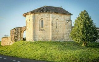 Visite d'une chapelle du XIIe siècle, vestige d'un prieuré fontevriste !