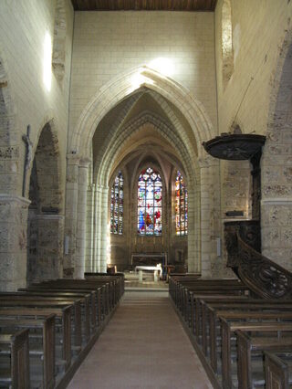 Visite guidée d'une église construite au XIIe siècle