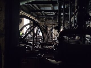 Visite commentée d'une ancienne usine de fabrication de glace en barres