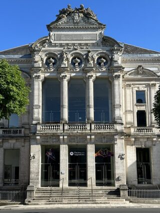 Visite en famille du théâtre d'Angoulême