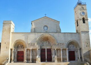 Visitez l'abbatiale avec vos enfants