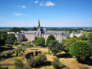 Visite de la chapelle de la congrégation des sœurs de la salle de Vihiers