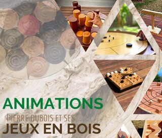 Jeux en bois à la médiathèque