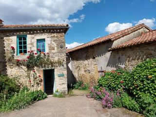 La cour du vieux château