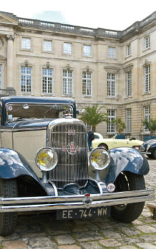 Exposition d'automobiles historiques