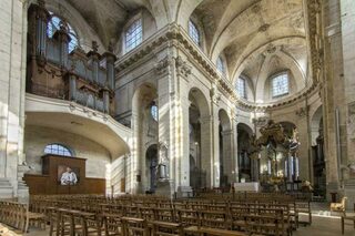 Visite guidée d'une église classique remarquable