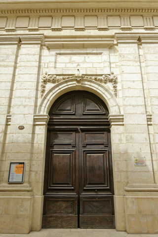 Explorez le Petit temple de Nîmes !