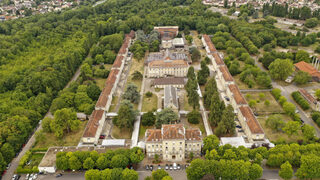 Visite guidée et commentée des sites historiques de l’hôpital dont ceux en rénov