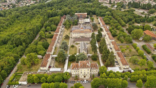 Visite guidée et commentée des sites historiques de l’hôpital dont ceux en rénov