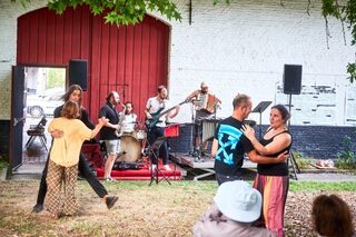 Bal guinguette à la ferme Dupire