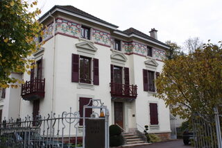 Explorez l'architecture et l'histoire de villas centenaires