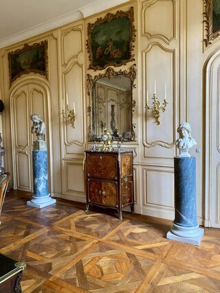 Exposition de mobilier et d'objets d'art du XVIIIe siècle