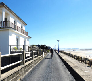 Visite guidée : bains, villas et pêcheries à Hauteville-sur-Mer