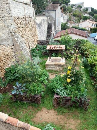 Découvrez des jardins médiévaux dans le centre historique de Thouars