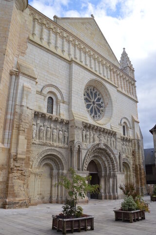 Explorez une église du XIIe siècle en plein centre de Thouars