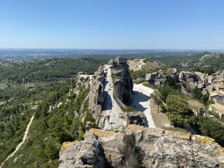 Le Château des Baux-de-Provence, de la pierre à la fortification