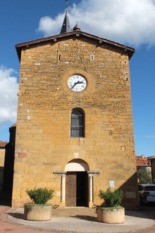 Visite guidée de l'église romane et de sa pièce refuge fortifiée