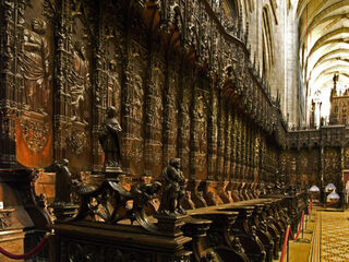 Visite libre et gratuite de la cathédrale de son grand chœur en bois sculpté et 