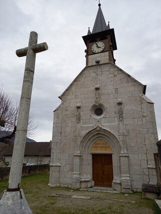 Visite de l'église de Flaxieu.