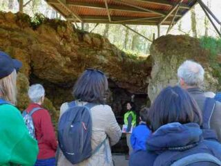 Visite du site archéologique des grottes du Pape en accès rapide