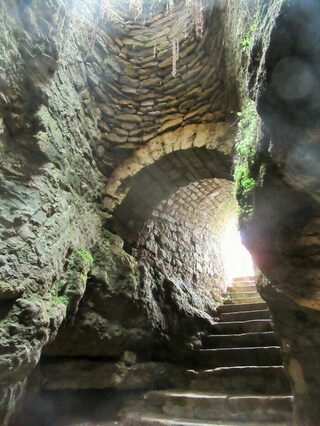 Visitez les souterrains urbains avec le club archéologie !