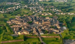 Exposition d'art dans des fortifications Vauban