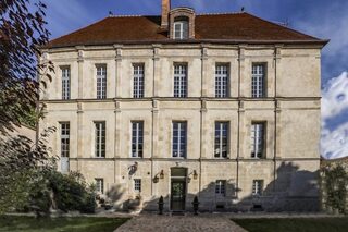 Visite guidée de l'extérieur et de l'intérieur de l'hôtel de Vaudricourt