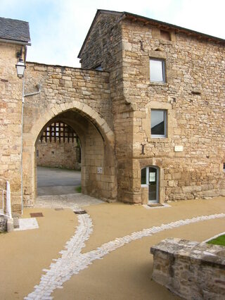 Visite guidée du village fortifié de Vimenet