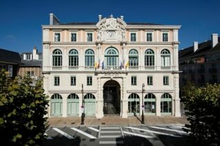 Visite guidée de l'hôtel de ville et le théâtre Saint-Louis