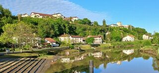 Le Port, la Bourgade et son château