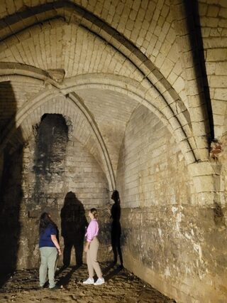 VISITE GUIDÉE : DES CAVES MÉDIÉVALES… AU CAVISTE D’AUJOURD’HUI !