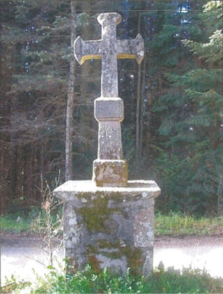 A la recherche des croix de Sornac, balade dans le bourg !