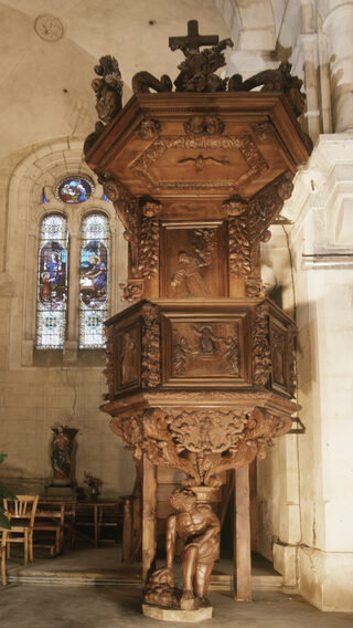 Venez découvrir l'église Saint-Siméon-le-Stylite et de sa chaire à prêcher