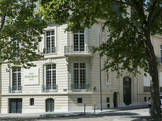 Promenade à la découverte du patrimoine mode - Musée Yves Saint Laurent Paris, l