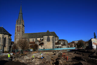 Présentation de clichés stéréoscopiques de l'abbatiale Saint-Géraud