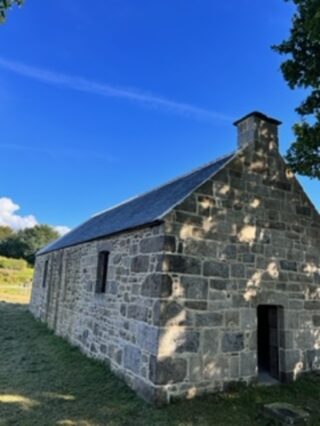 Visite de la Chapelle Saint-Méen et sa croix du XIIIe siècle