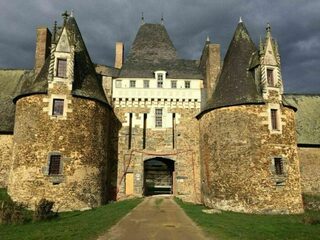 Visite du château de la Motte Glain