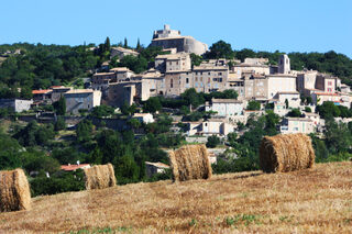 Découverte du village médiéval de Simiane-la-Rotonde