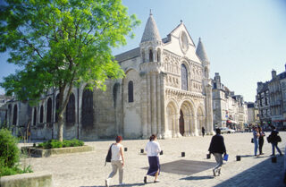 Découvrez l'église Notre-Dame-La-Grande