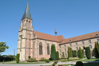 Découvrez une abbaye et l'histoire de ses quinze jardins