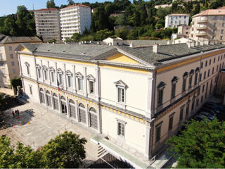 Le Palais de Justice et ses secrets, par Sacra Santucci, guide-conférencier