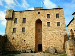 Découverte du château de Montaigut et de son village-écomusée