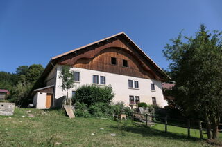 Visite d'une ferme comtoise restaurée en maison d'habitation à Cernay-l’Église