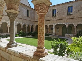 Partez à la découverte du cloître et de l'église Saint-Michel