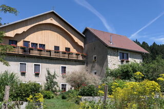 Visite de la ferme-auberge des Louisots