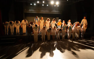 Spectacle entre la danse contemporaine et la danse traditionnelle : « Un Autre b