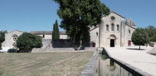 La construction d’une abbaye cistercienne.