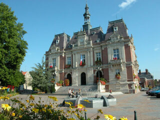 Visite guidée de la Salle du Commandement Unique - Hôtel de Ville de Doullens