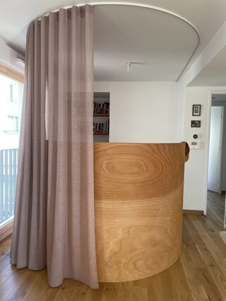 Visite d'un appartement aménagé en bois par n studio. à Montreuil (93)